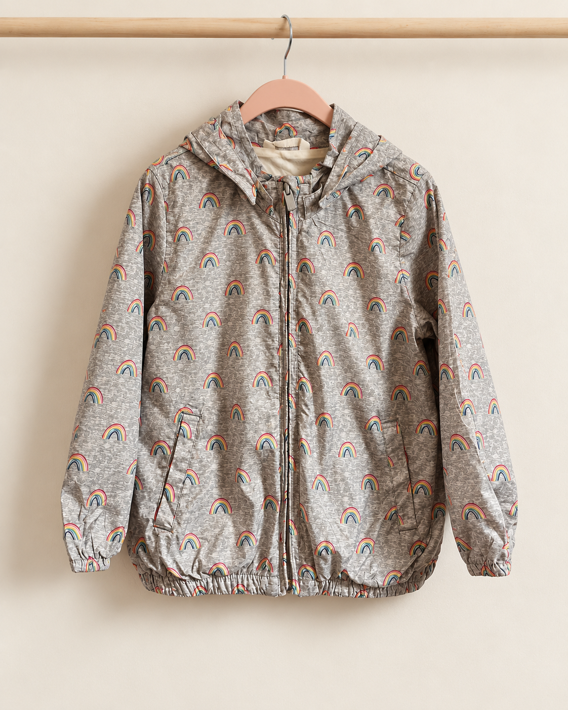 Cortaviento infantil Gap gris con arcoíris | Talla 3 años