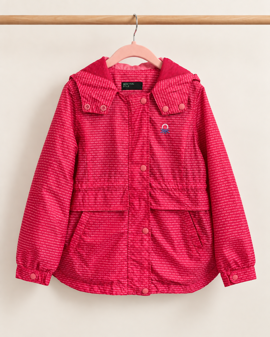 Cortaviento para niña Benetton fucsia | Talla 4–5 años