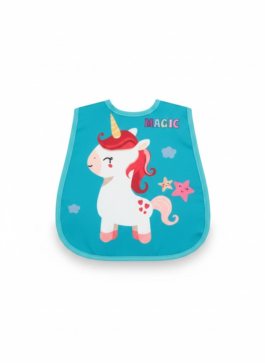 Babero impermeable Vamos Niños azul con estampado de unicornio y estrellas, ideal para la alimentación del bebé.
