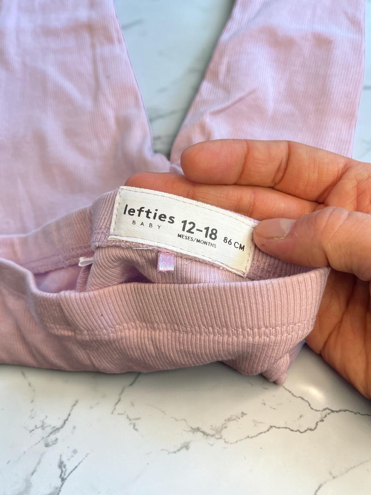 Calza de algodón lila con textura acanalada de Vamos Niños marca Lefties para bebé de 18 meses