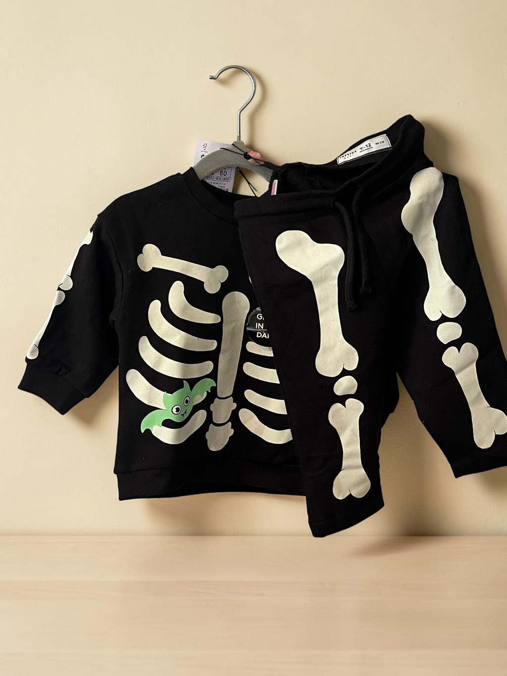 Conjunto Halloween Vamos Niños Lefties negro con estampado de esqueleto que brilla en la oscuridad para bebé 12 meses