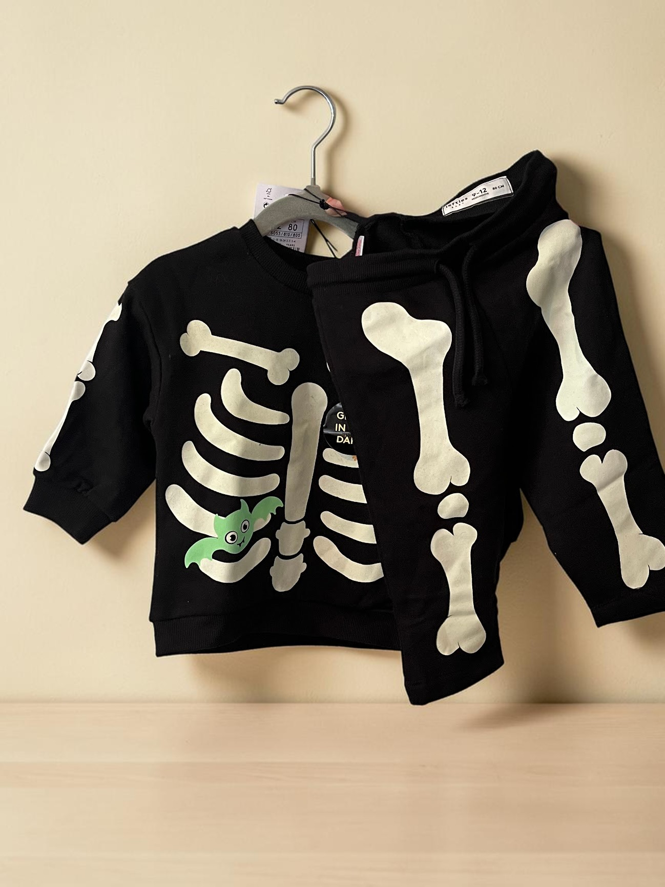 Conjunto Halloween Vamos Niños Lefties negro con estampado de esqueleto que brilla en la oscuridad para bebé 12 meses