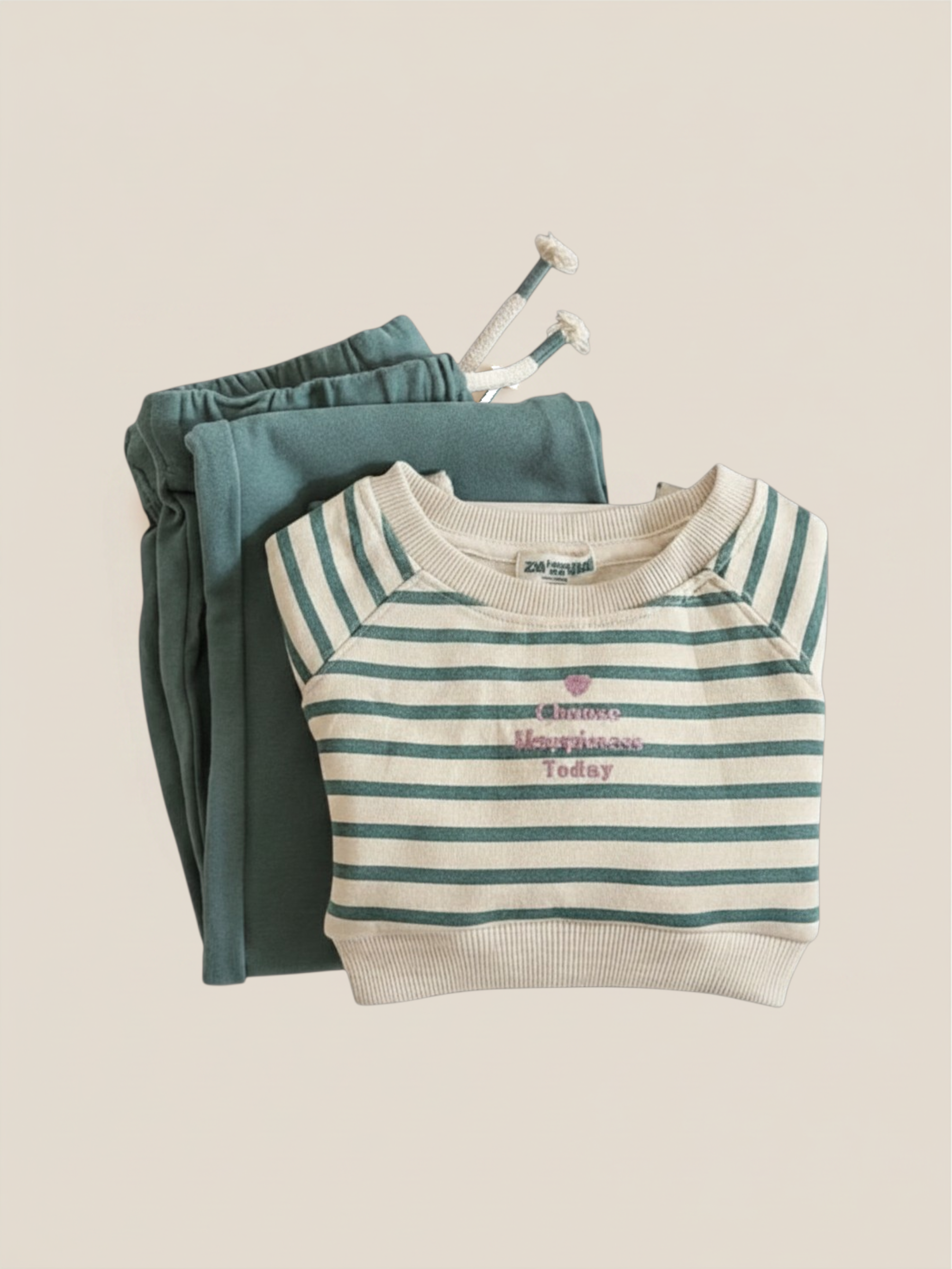 Conjunto de niña Vamos Niños Lefties con polerón a rayas beige y verde y buzo verde petróleo, talla 06M
