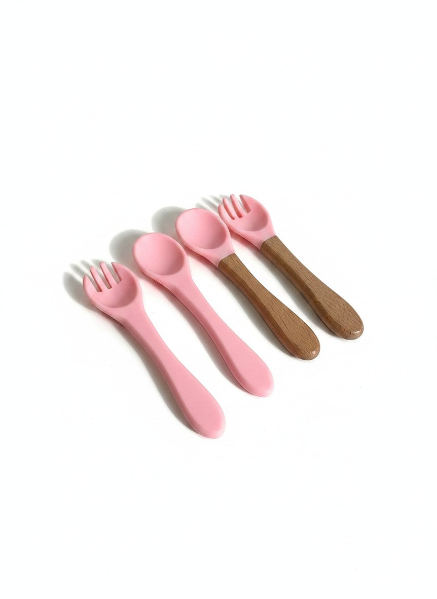 Cubiertos Vamos Niños de silicona rosa y madera para bebés, ideales para aprendizaje y método BLW.