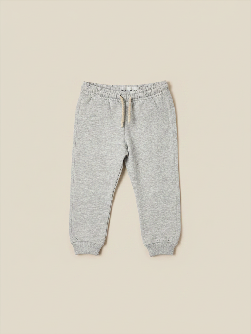 Pantalón buzo gris claro unisex de Vamos Niños marca Lefties para bebé con cintura elástica y cordón ajustable