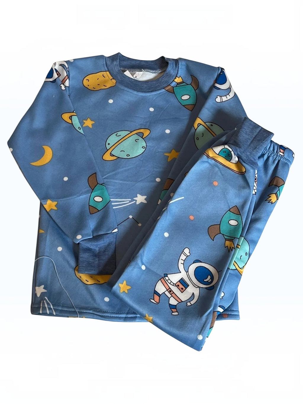 Pijama Vamos Niños azul con estampado de astronautas y planetas