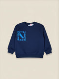 Polerón azul oscuro para niño de Vamos Niños con estampado de skate, cuello redondo y diseño ligero