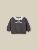 Polerón gris Vamos Niños de Lefties para niña con cuello blanco con volantes y estampado de letras blancas