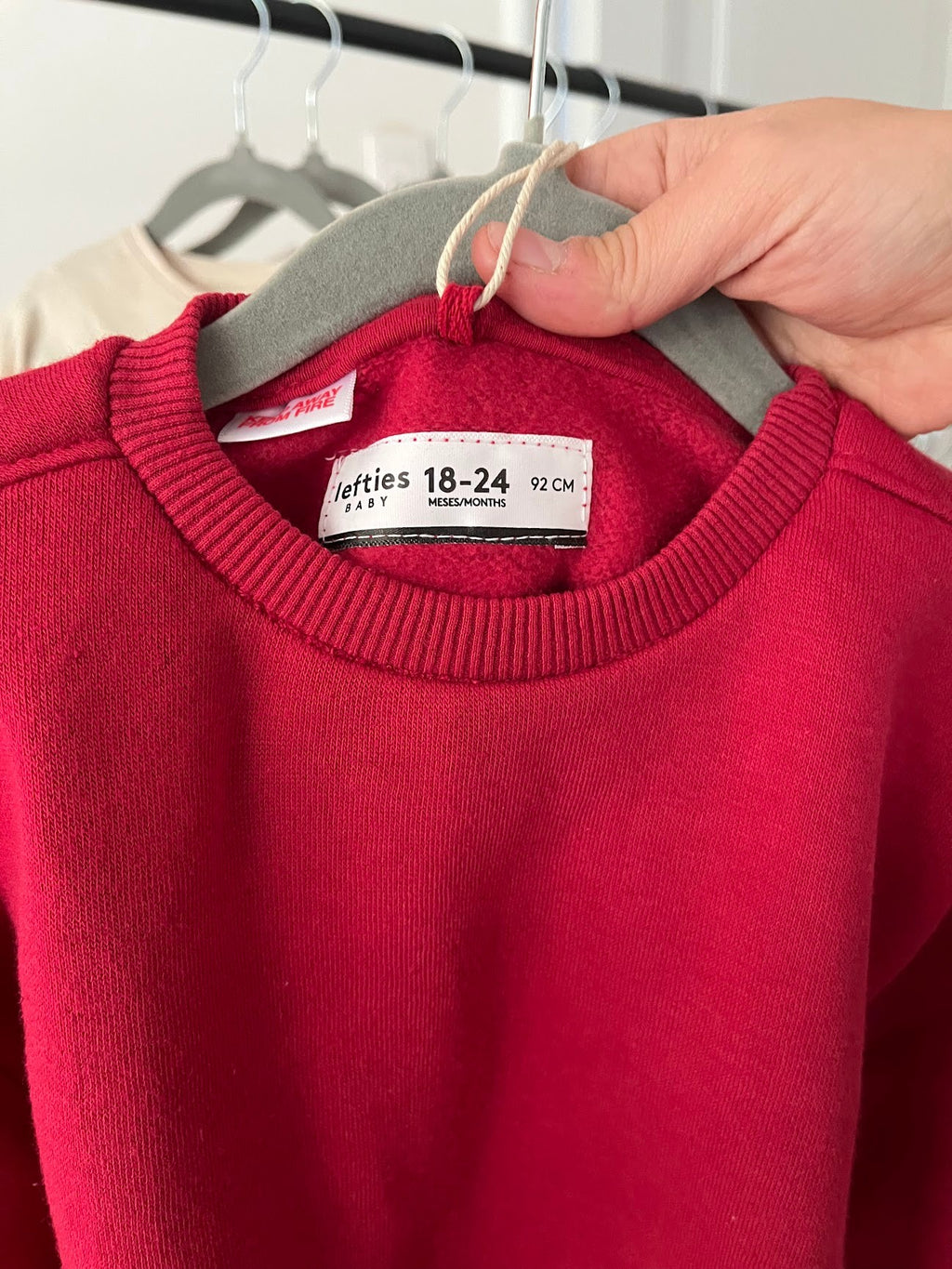 Polerón básico rojo de Vamos Niños marca Lefties para bebé de 18 a 24 meses con cuello redondo