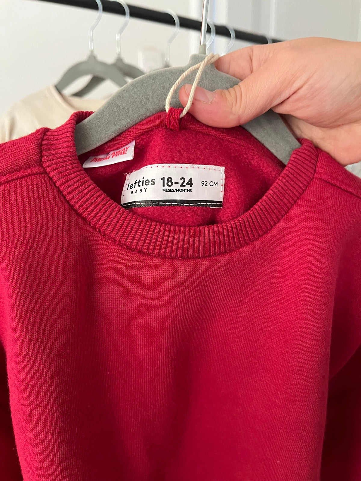 Polerón básico rojo de Vamos Niños marca Lefties para bebé de 18 a 24 meses con cuello redondo